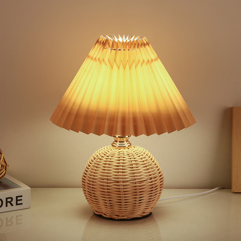 Vivolux | RattaLume Nordic LED Tischlampe | Geflochtenes Rattan & Faltstoffschirm | Stimmungslicht | Deko fürs Schlafzimmer