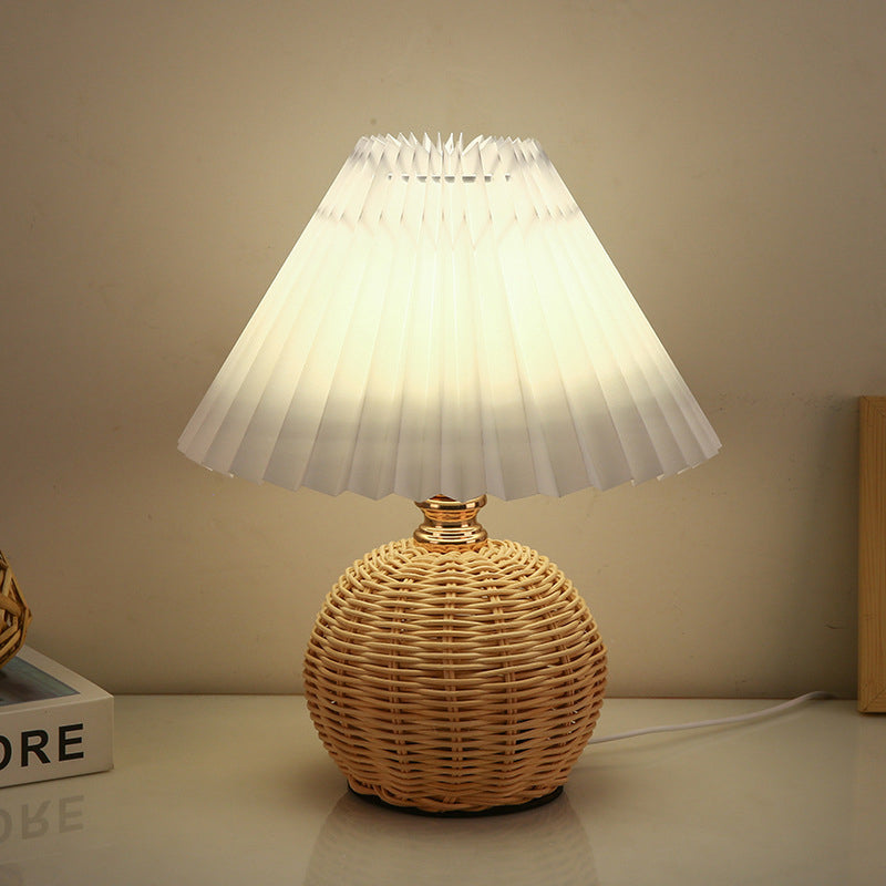 Vivolux | RattaLume Nordic LED Tischlampe | Geflochtenes Rattan & Faltstoffschirm | Stimmungslicht | Deko fürs Schlafzimmer