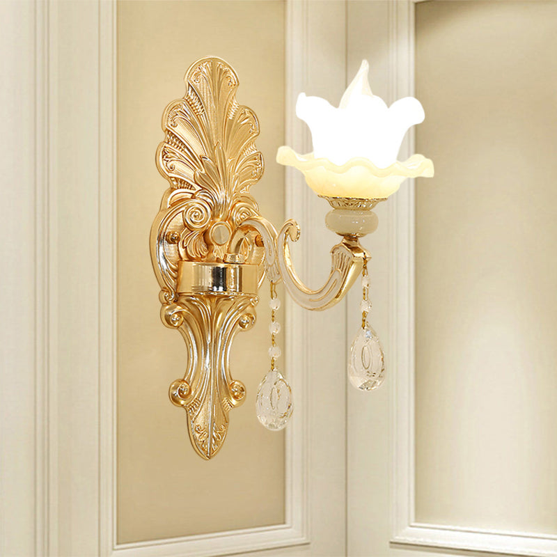 Vivolux | Opal Glass Gold Finish Wandlamp Bloemenschaduw Enkele Licht Mid Century Wandgemonteerde Licht