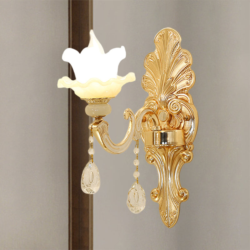 Vivolux | Opal Glass Gold Finish Wandlamp Bloemenschaduw Enkele Licht Mid Century Wandgemonteerde Licht