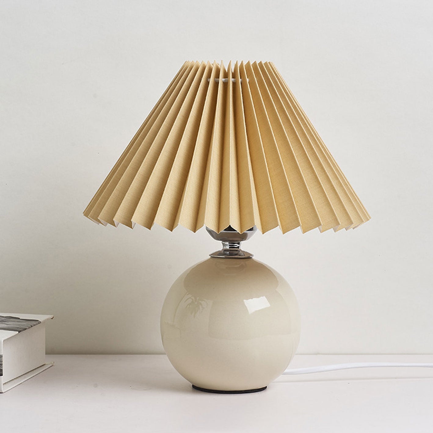 Vivolux | Nordische minimalistische 1-flammige Tischlampe aus Keramik mit Plissee