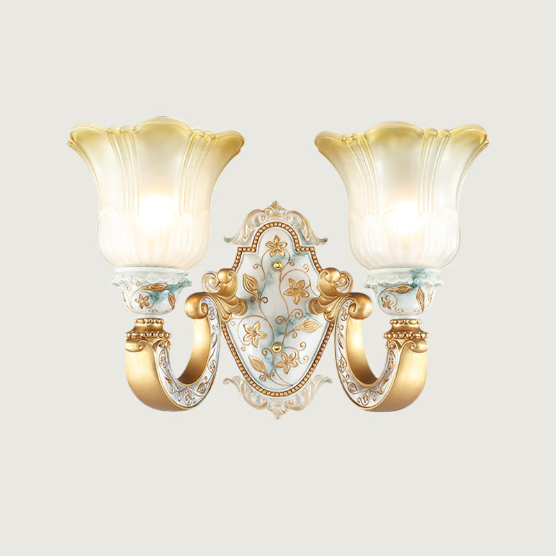 Vivolux | Traditionele Bloemen Wandlamp 1/2-Kop Vervagend Amber en Witte Glazen Wandlamp in Goud