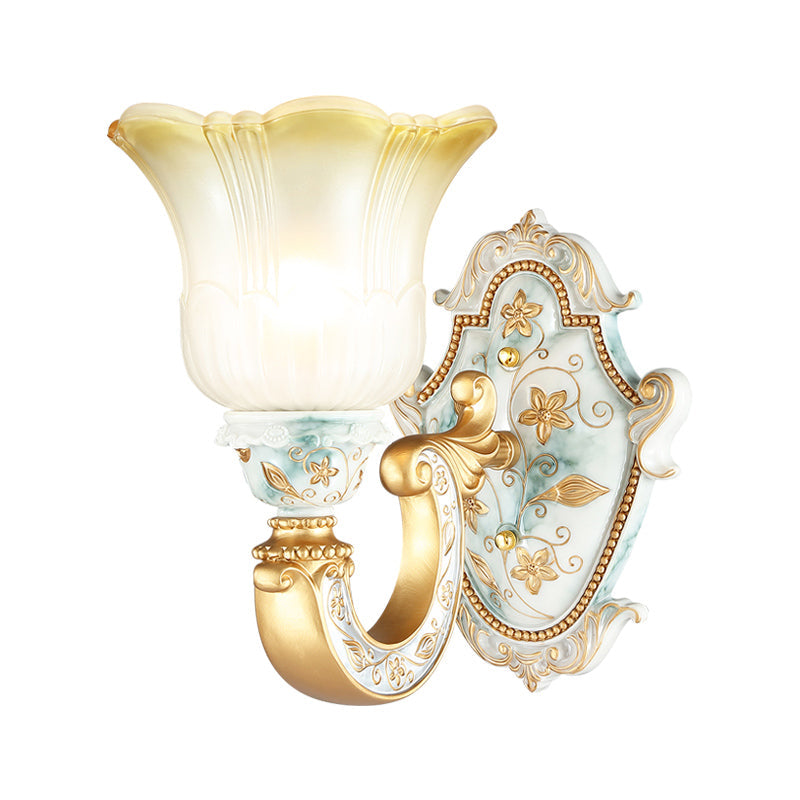 Vivolux | Traditionele Bloemen Wandlamp 1/2-Kop Vervagend Amber en Witte Glazen Wandlamp in Goud
