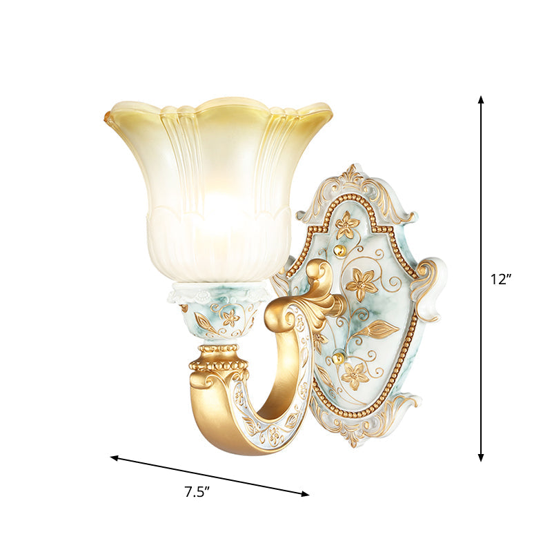 Vivolux | Traditionele Bloemen Wandlamp 1/2-Kop Vervagend Amber en Witte Glazen Wandlamp in Goud