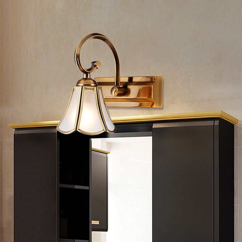 Vivolux | Milchglas Wellenrand Vanity Lampe Kolonialstil 1/2/3-Kopf Badezimmer Wandbeleuchtung Leuchte in Gold