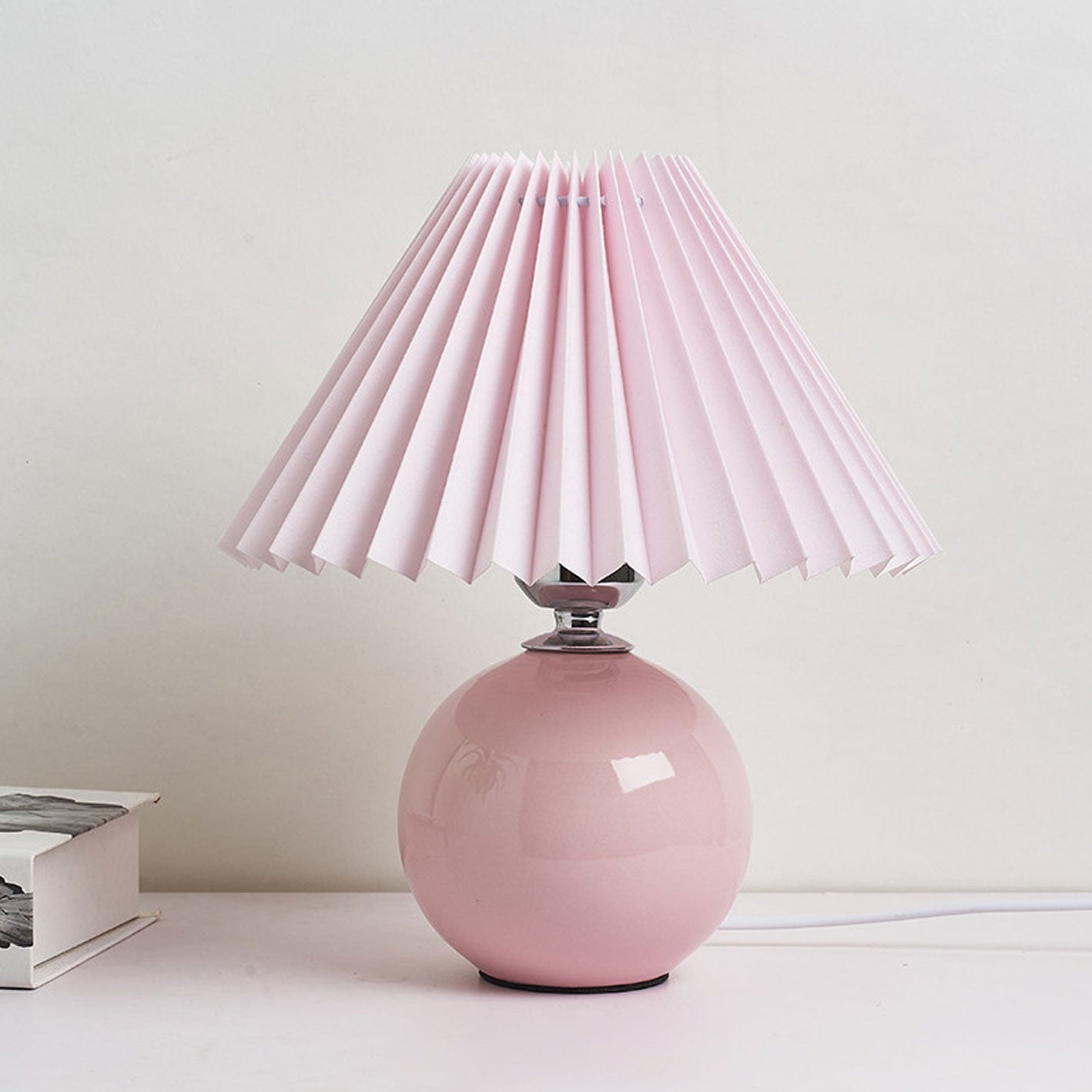 Vivolux | Nordische minimalistische 1-flammige Tischlampe aus Keramik mit Plissee
