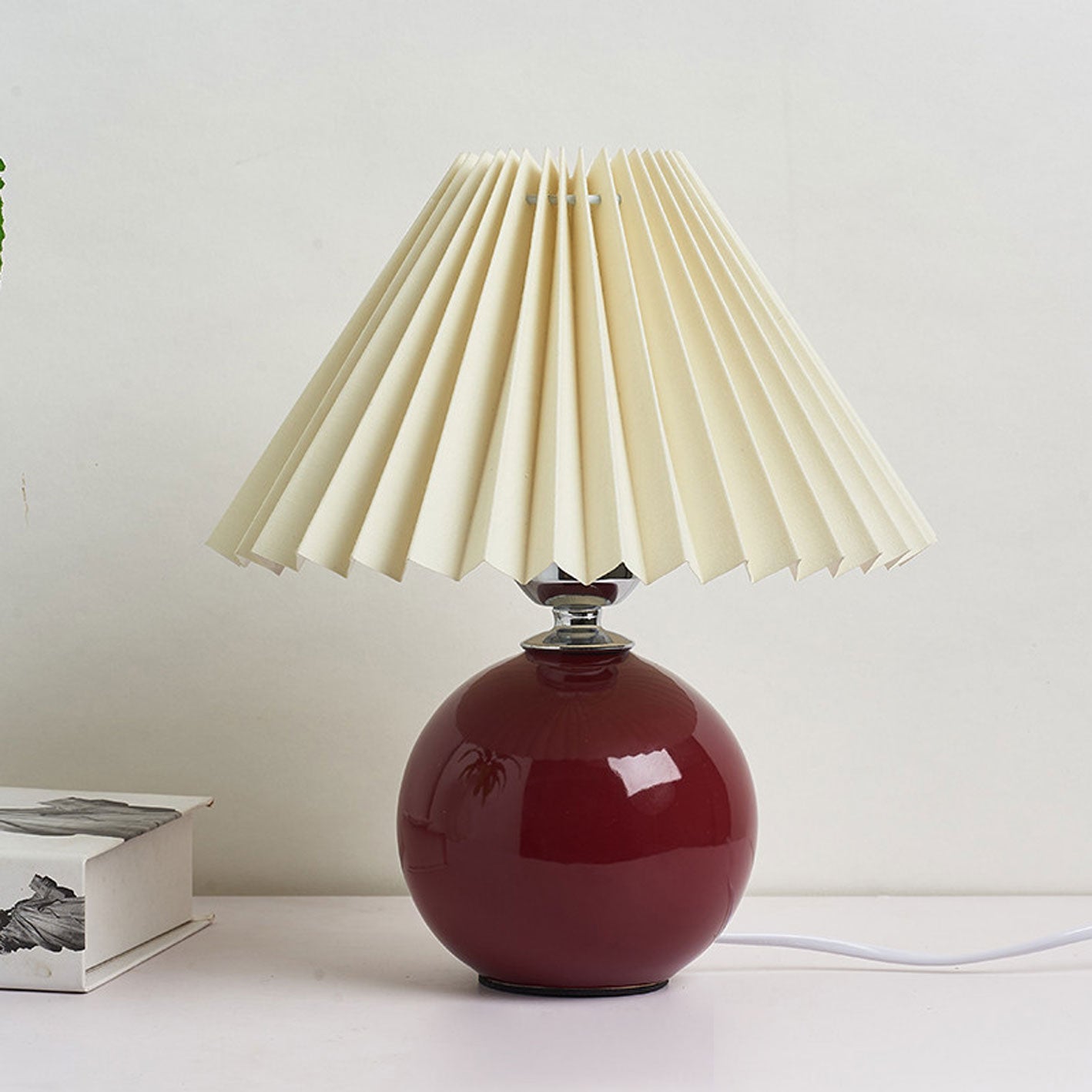 Vivolux | Nordische minimalistische 1-flammige Tischlampe aus Keramik mit Plissee