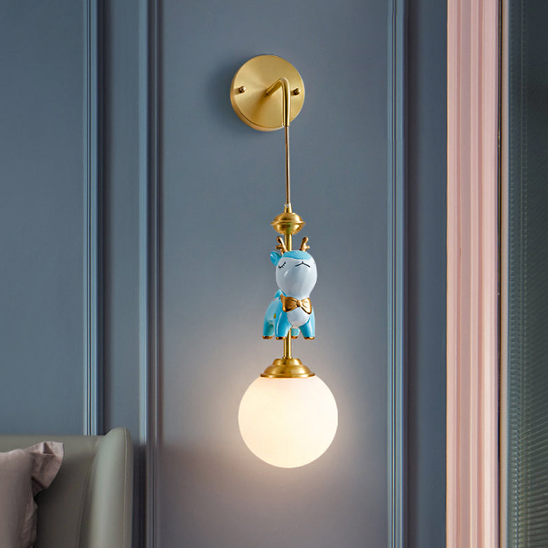Vivolux | Opal Glas Wereld Muur Licht Armatuur Cartoon 1 Licht Gouden Wandlamp met Blauwe Herten Decor