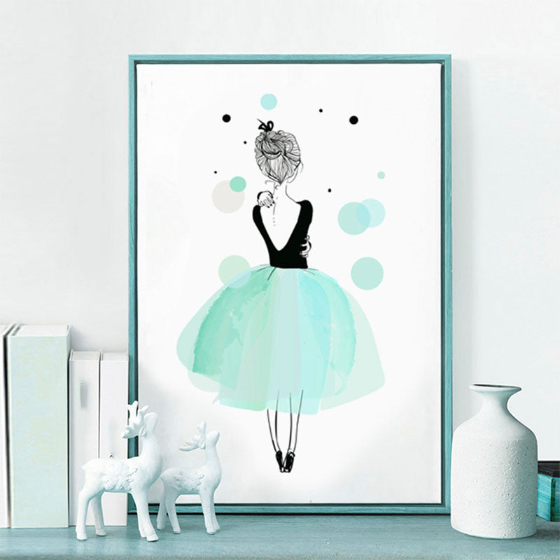 Vivolux | Rückseite der Ballerina Aquarell Leinwand Moderne Texturierte Wandkunst Druck in Grün für das Mädchenzimmer