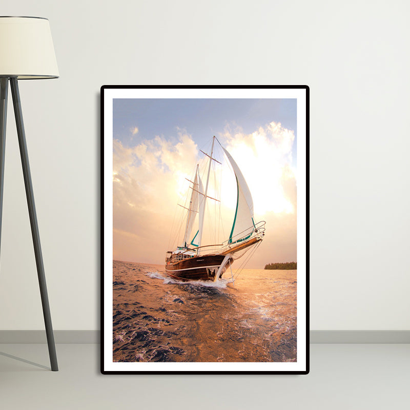 Vivolux | Segelschiff Wandkunst Tropische atemberaubende Meereslandschaft Leinwanddruck in Gold für das Schlafzimmer