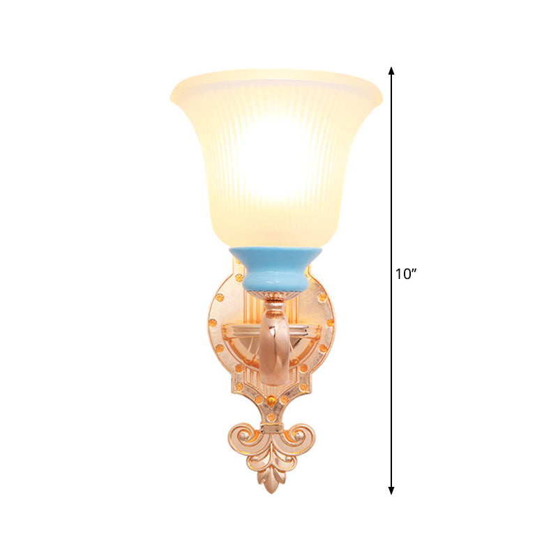 Vivolux | Vintage Swirled Arm Wandlamp 1/2-Bulb Metalen Wand Gemonteerde Verlichting in Goud met Bel Frosted Geribbelde Glazen Schaduw