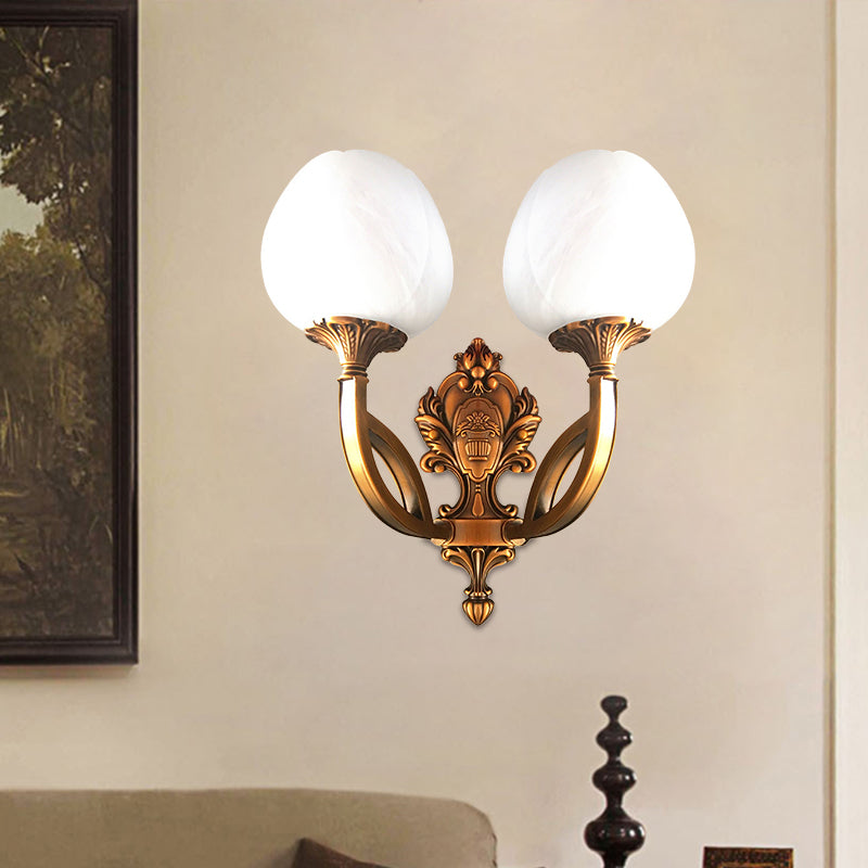 Vivolux | Tulip Witte Glazen Wandlamp Sconces Land 1/2-Bulb Woonkamer Wandverlichting Fixture in Messing met Gebogen Arm