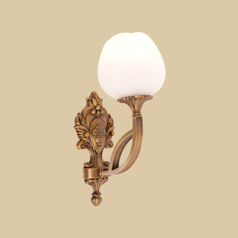 Vivolux | Rural Flower Wandlamp 1 Licht Crème Glass Wandplafondverlichting in Messing met Gegraveerde Achterplaat