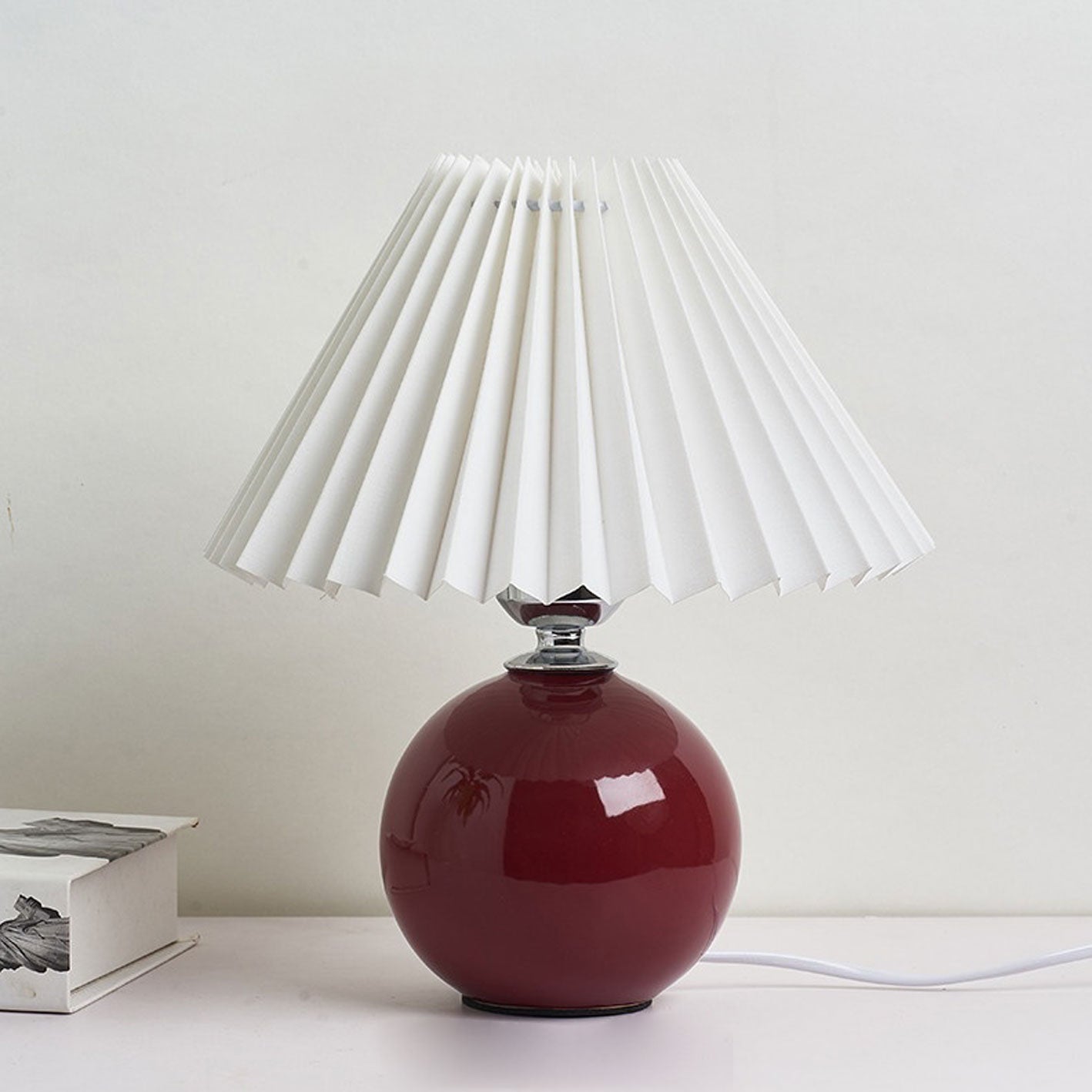 Vivolux | Nordische minimalistische 1-flammige Tischlampe aus Keramik mit Plissee
