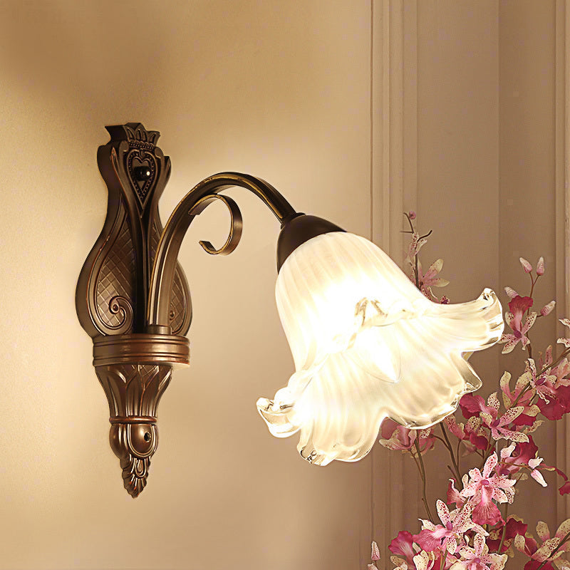 Vivolux | Traditioneel Bloemige Wandlamp Fixture 1/2-Licht Witte Glazen Wandlamp Verlichting in Zwart voor Slaapkamer