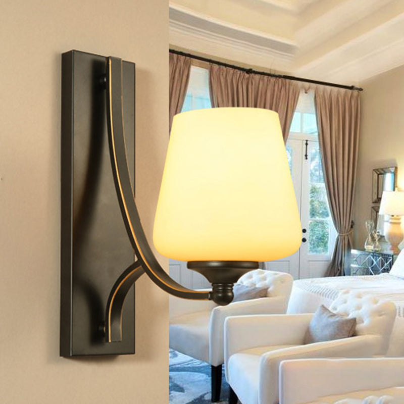 Vivolux | Traditionelle Tapered Wandmontierte Leuchte 1 Glühbirne Frosted White Glass Wandlampe in Schwarz für Schlafzimmer