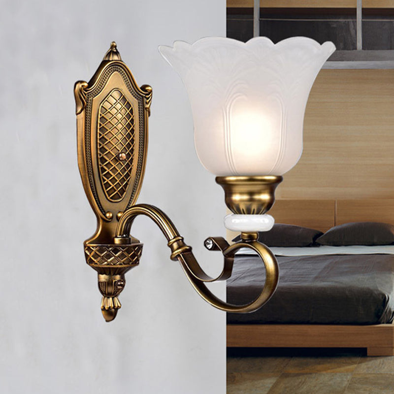 Vivolux | Retro Floral Wandleuchte 1/2-Licht Weißes Glas Wandmontierte Leuchte mit Metallgewendelarm in Bronze