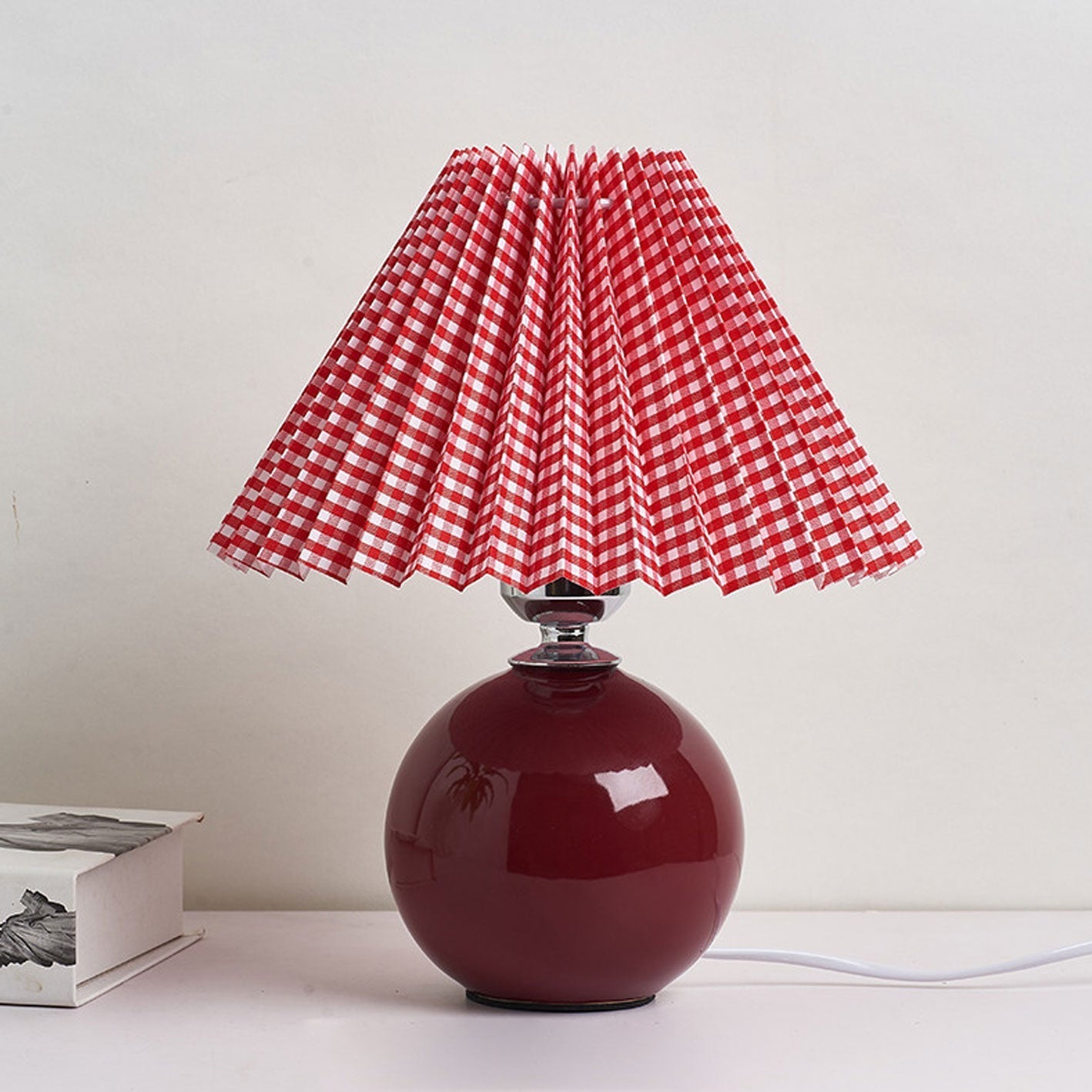 Vivolux | Nordische minimalistische 1-flammige Tischlampe aus Keramik mit Plissee