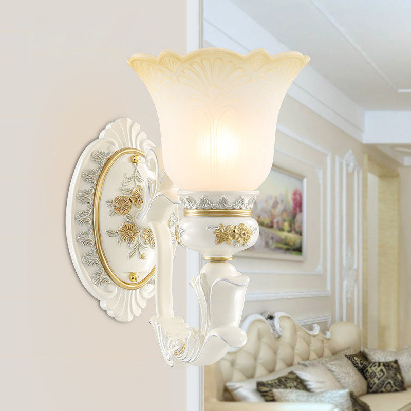 Vivolux | Rustic Blossom Shape Wandmontage Licht Enkele Lamp Frosted Glass Wandlamp met Houtsnijwerk in Wit
