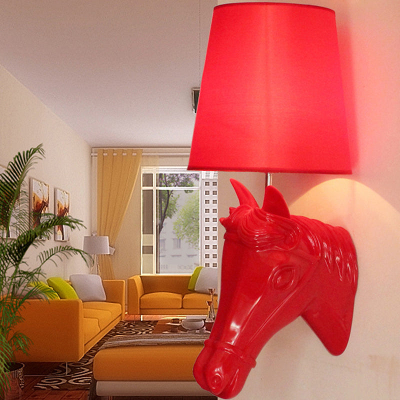 Vivolux | Resin Pferdekopf Wandlampe Künstlerisch 1-Glühbirne Schwarz/Weiß/Rot Wandlicht mit konischer Stoffschirm für Wohnzimmer