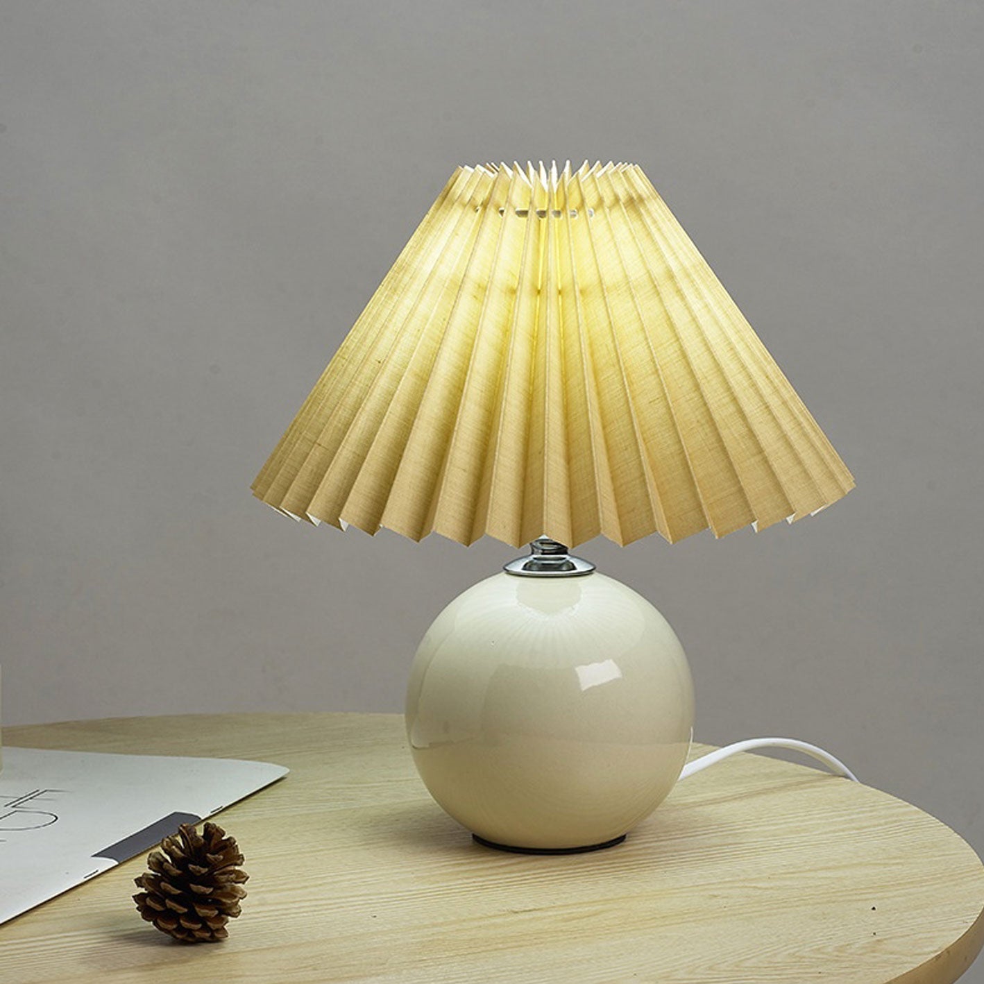 Vivolux | Nordische minimalistische 1-flammige Tischlampe aus Keramik mit Plissee