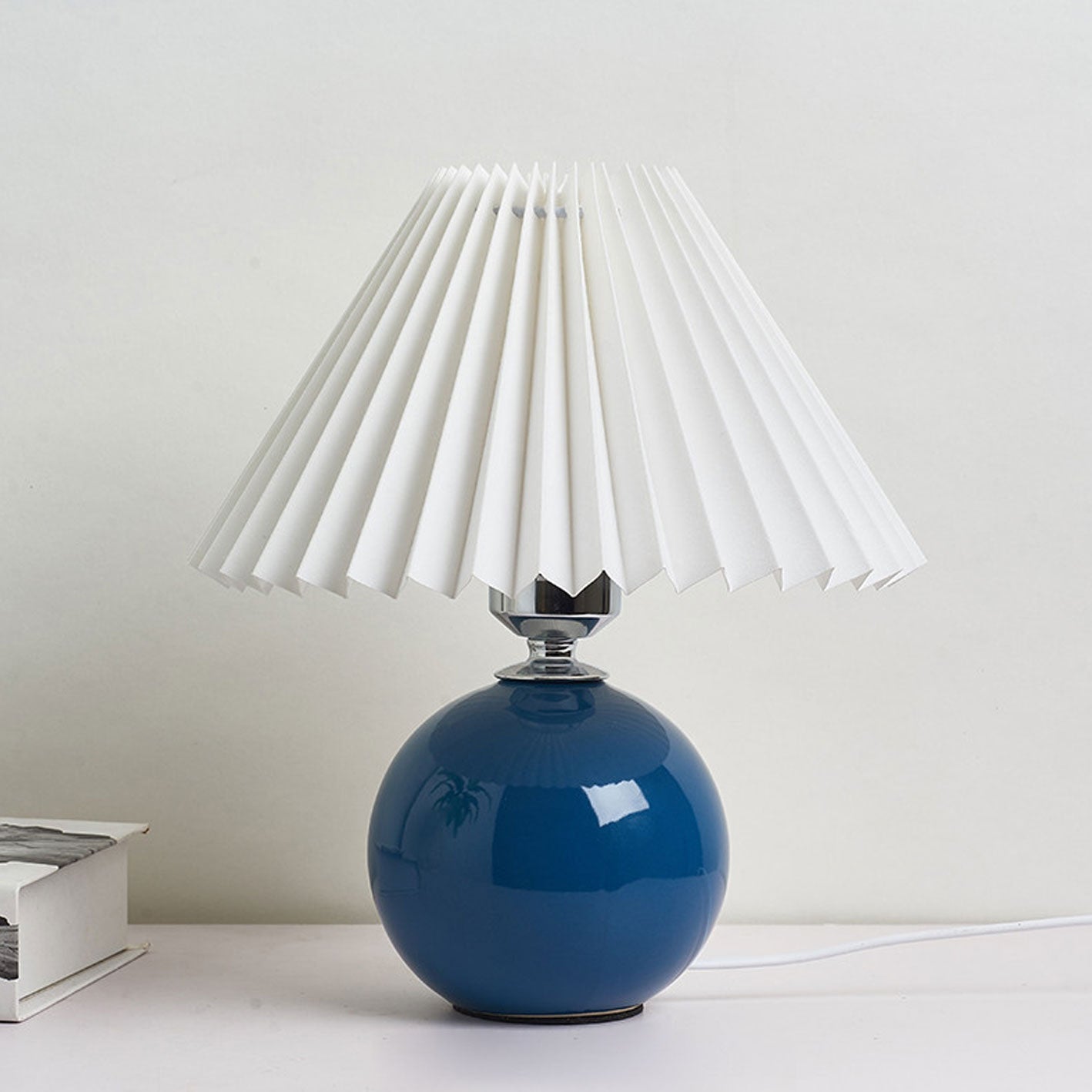 Vivolux | Nordische minimalistische 1-flammige Tischlampe aus Keramik mit Plissee