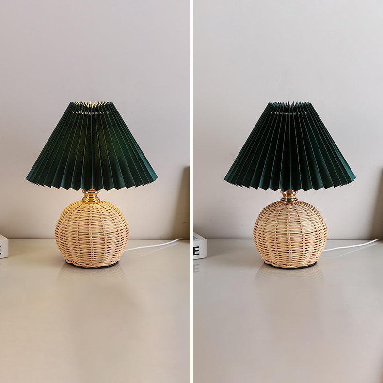 Vivolux | RattaLume Nordic LED Tischlampe | Geflochtenes Rattan & Faltstoffschirm | Stimmungslicht | Deko fürs Schlafzimmer