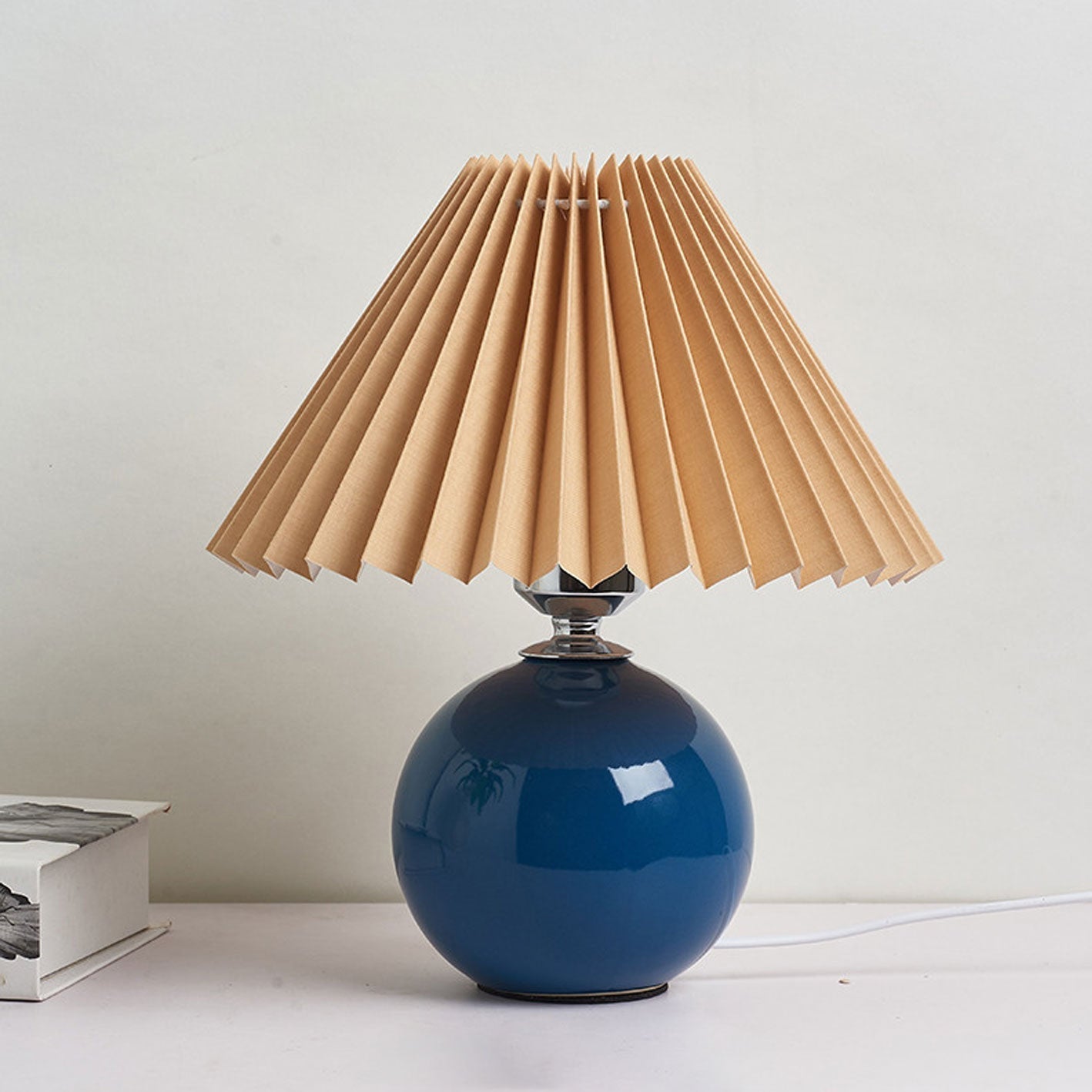Vivolux | Nordische minimalistische 1-flammige Tischlampe aus Keramik mit Plissee