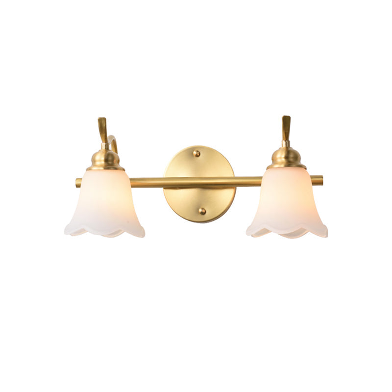 Vivolux | Traditionele Uitlopende Wandlamp 2/3 Lichten Witte Glazen Muur Gemonteerde Vanity Licht in Goud voor Badkamer