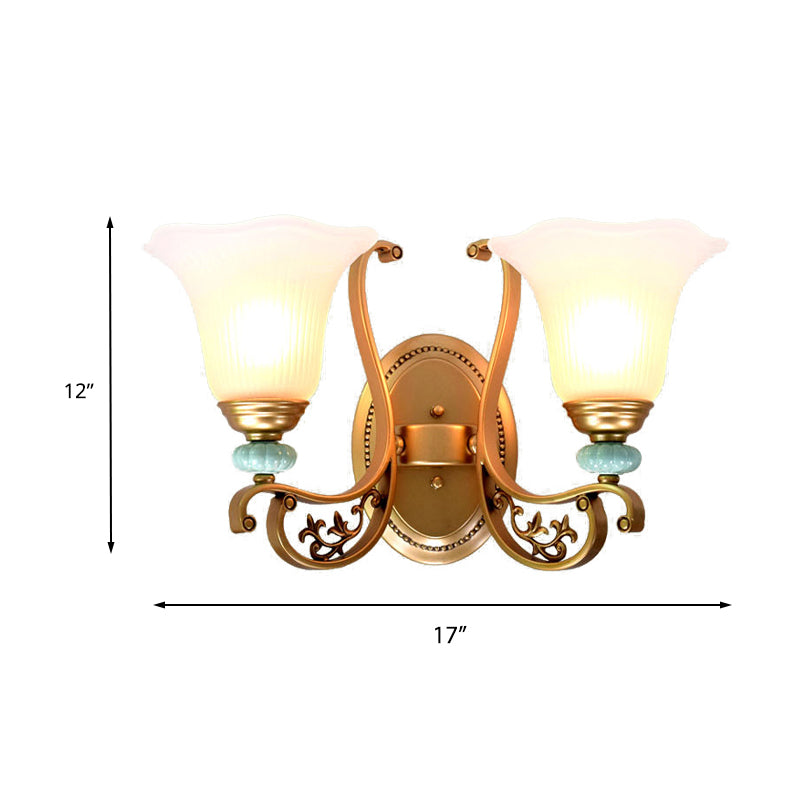 Vivolux | Traditionelle gekerbte Wandleuchte 1/2-Licht milchige Glas-Schirm Wandlampe in Gold für Schlafzimmer