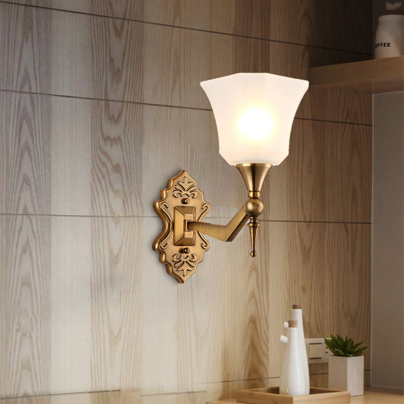 Vivolux | Traditionelle Flared Wandmontierte Lampe 1/2-Licht Ein gefrosteter Glasschirm Wand Scone Licht in Gold für Badezimmer
