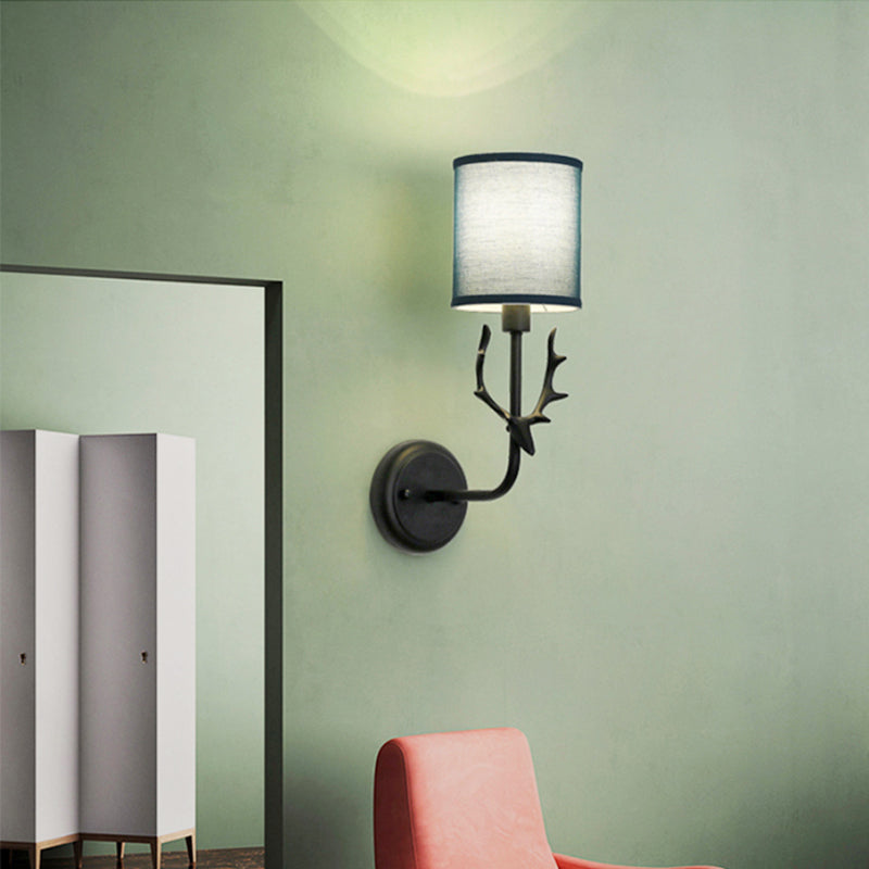 Vivolux | Rustieke Cilinder Wandlamp 1 Lamp Hars en Stof Muur Gemonteerd Licht in Zwart/Wit met Hertenhoorn Decoratie