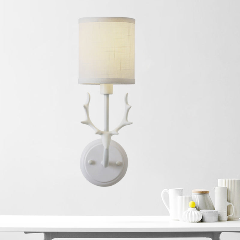 Vivolux | Rustieke Cilinder Wandlamp 1 Lamp Hars en Stof Muur Gemonteerd Licht in Zwart/Wit met Hertenhoorn Decoratie