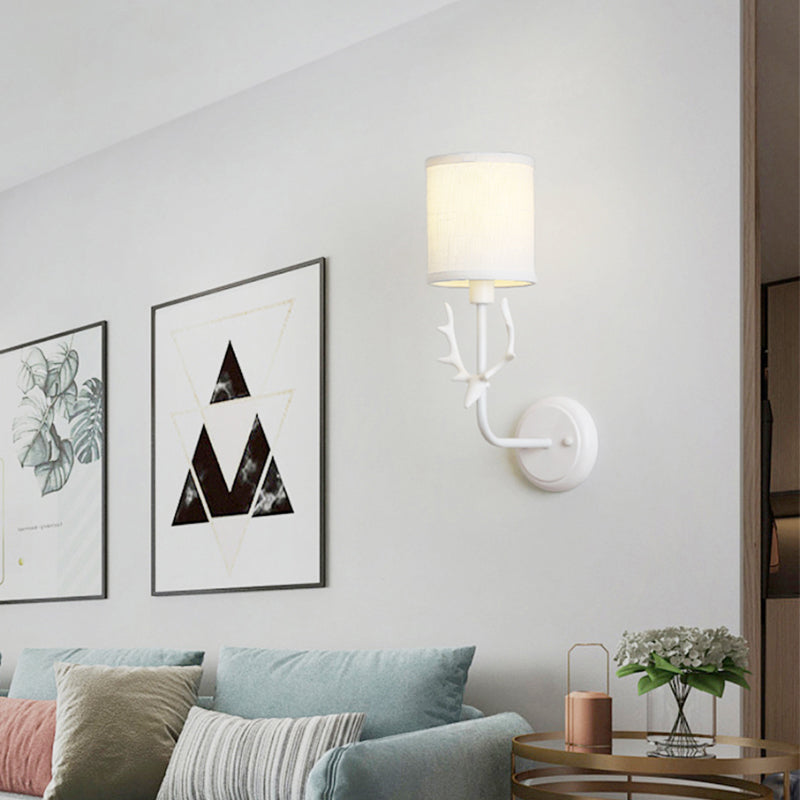 Vivolux | Rustieke Cilinder Wandlamp 1 Lamp Hars en Stof Muur Gemonteerd Licht in Zwart/Wit met Hertenhoorn Decoratie