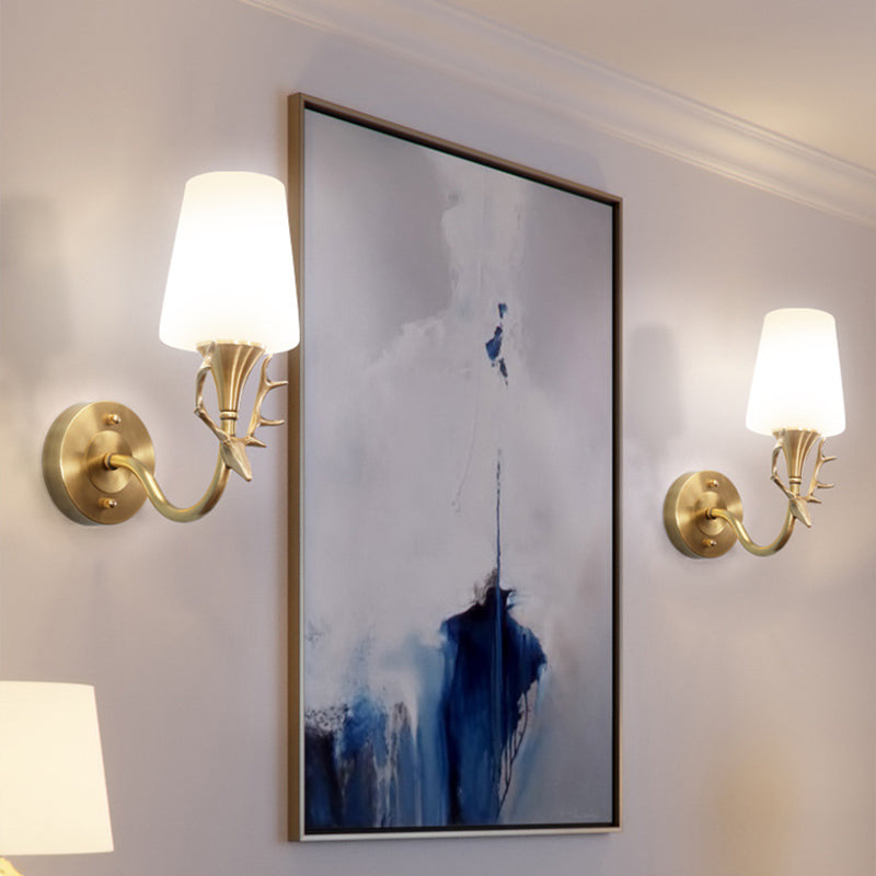 Vivolux | Schwarz/Gold 1/2 Licht Wandleuchte Rustikales Metall Gebogene Arm Wandbeleuchtung für Schlafzimmer mit Konischer Mattglas-Schirm