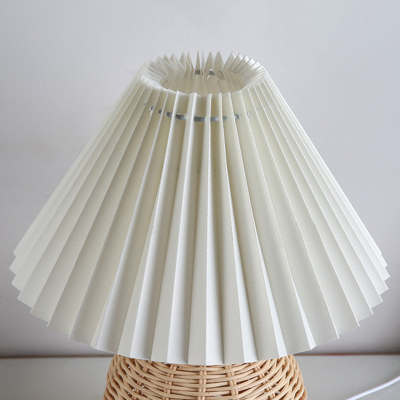 Vivolux | RattaLume Nordic LED Tischlampe | Geflochtenes Rattan & Faltstoffschirm | Stimmungslicht | Deko fürs Schlafzimmer