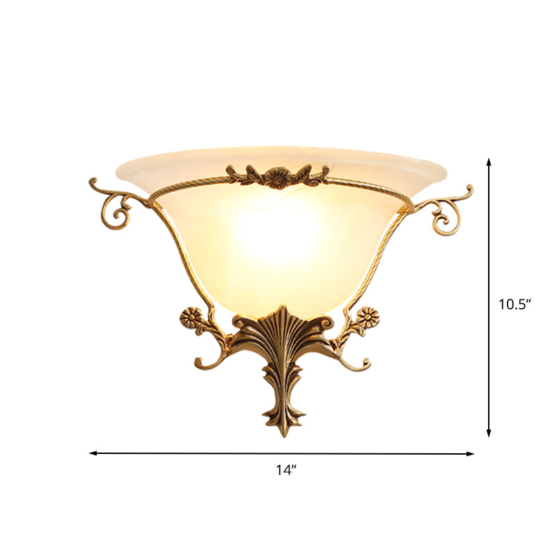Vivolux | Trumpet Flare Wandleuchte Traditionelles Milchglas 1 Glühbirne Messing Wandmontierte Lampe mit Weintraubendekoration