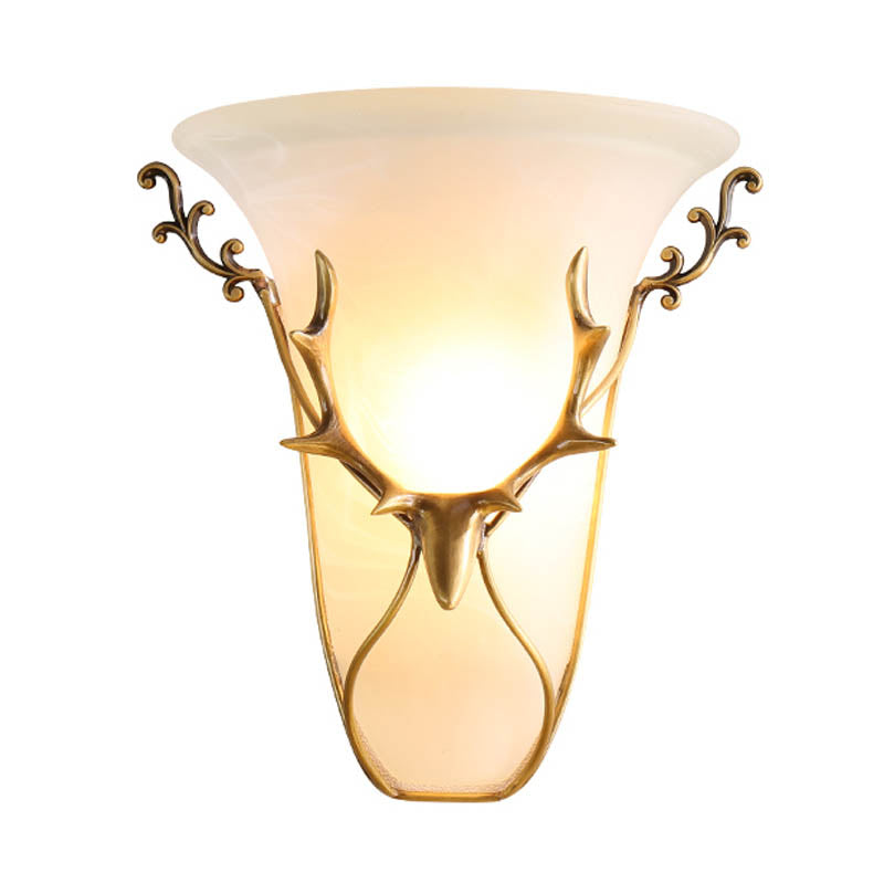 Vivolux | Traditionele Trompet Wandmontage Verlichting Frosted Glas 1 Hoofds Wandlamp in Messing met Eland