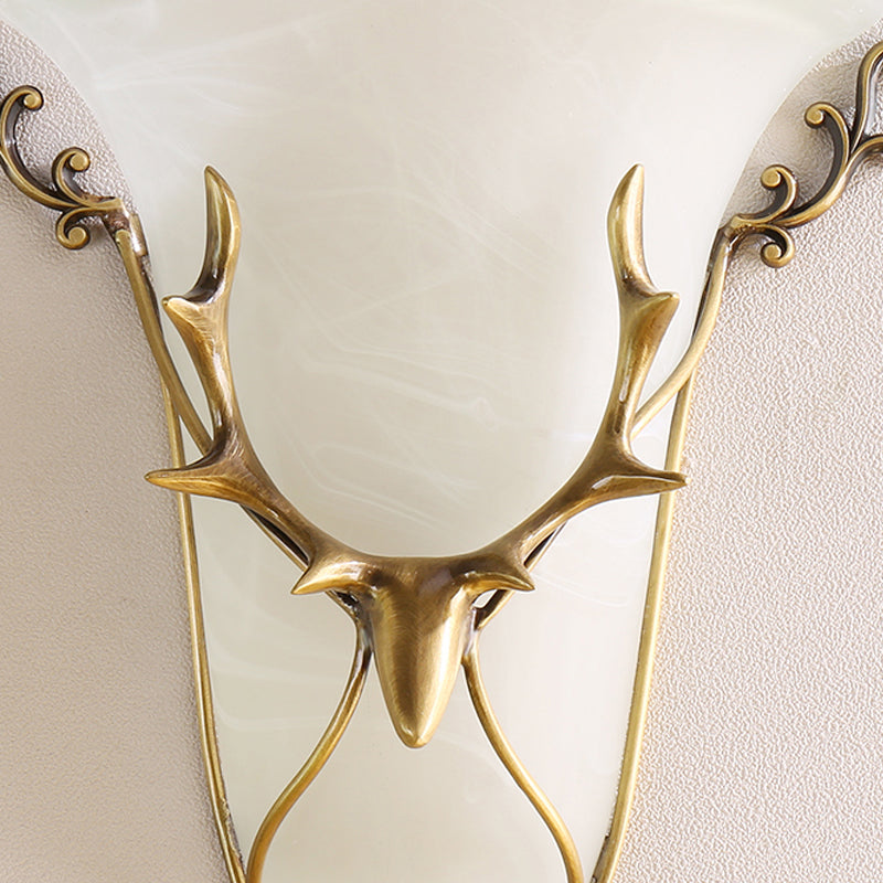 Vivolux | Traditionele Trompet Wandmontage Verlichting Frosted Glas 1 Hoofds Wandlamp in Messing met Eland