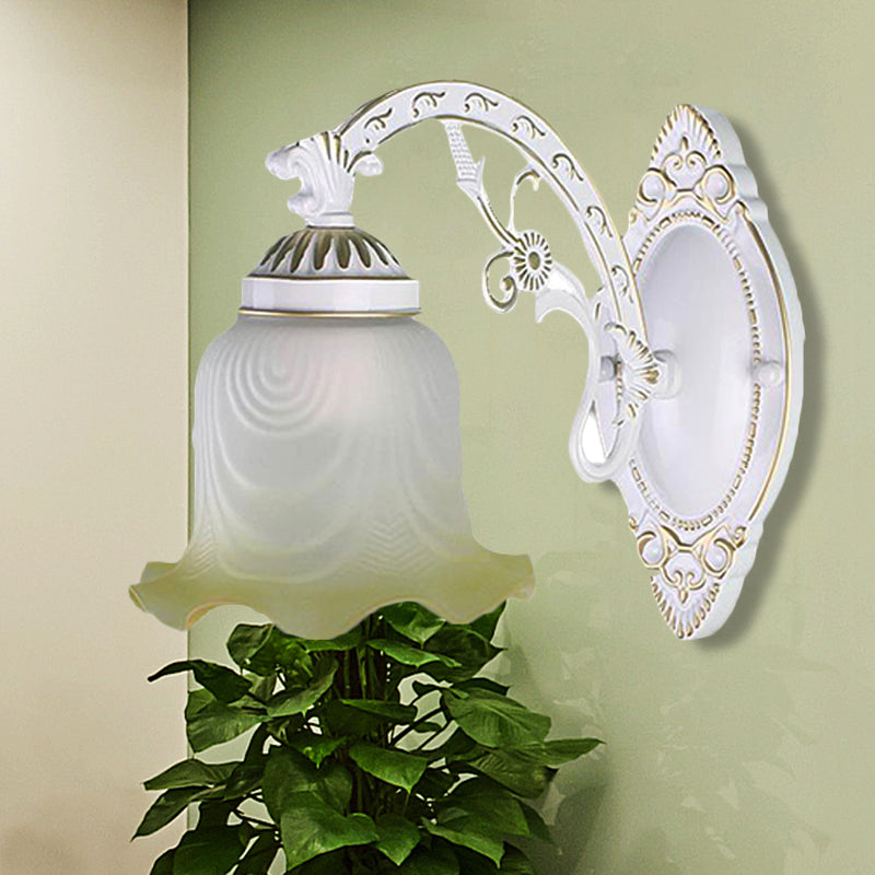 Vivolux | Schwarz/Weiß scalloped Wandleuchte Retro frosted Glas Schirm 1/2-Licht Esszimmer Wandlampe mit gebogenem Arm