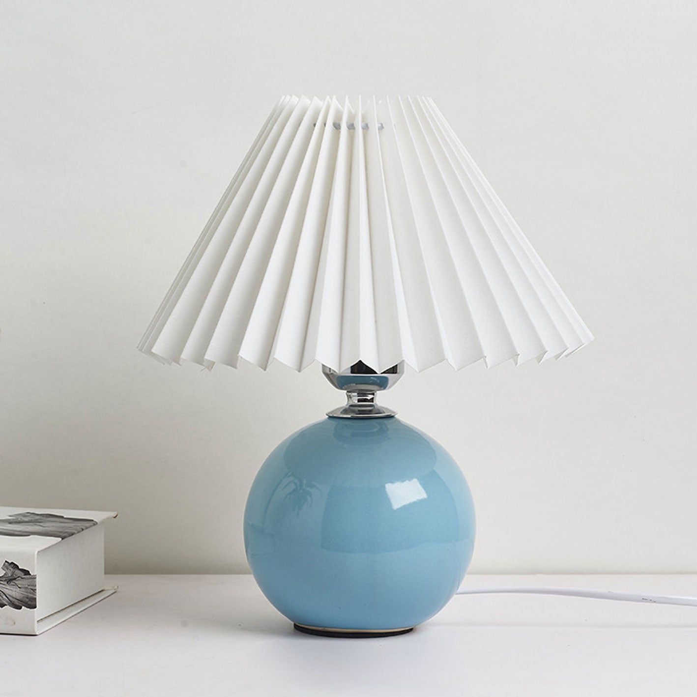 Vivolux | Nordische minimalistische 1-flammige Tischlampe aus Keramik mit Plissee