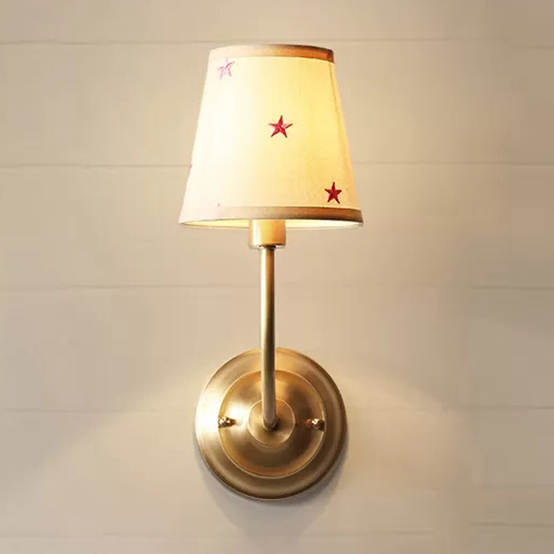 Vivolux | 1 Kopf Tapered Shade Wandlampe im traditionellen Stil, Stoff Metall Wandleuchte in Gold für Kinderzimmer