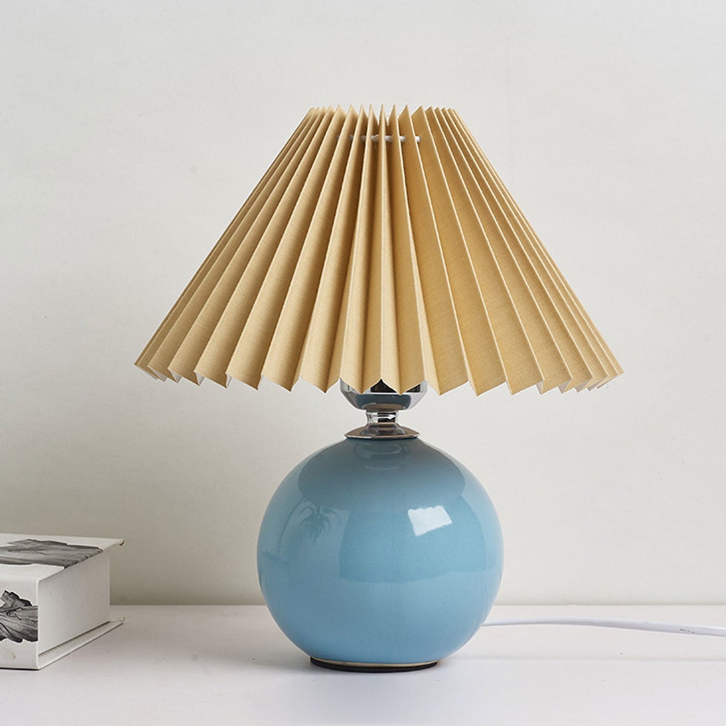Vivolux | Nordische minimalistische 1-flammige Tischlampe aus Keramik mit Plissee