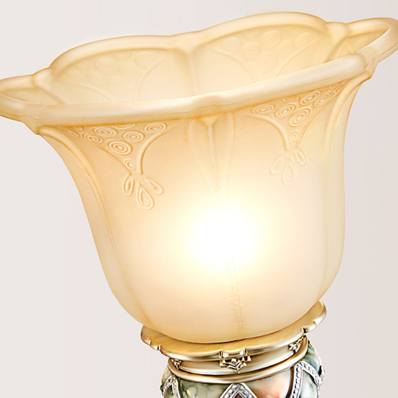 Vivolux | 1 Glühbirne Florale Wandlampe Vintage Weiß Geätztes Glas Wandlampe mit Kristallakzent und goldener_lockiger Harzarm