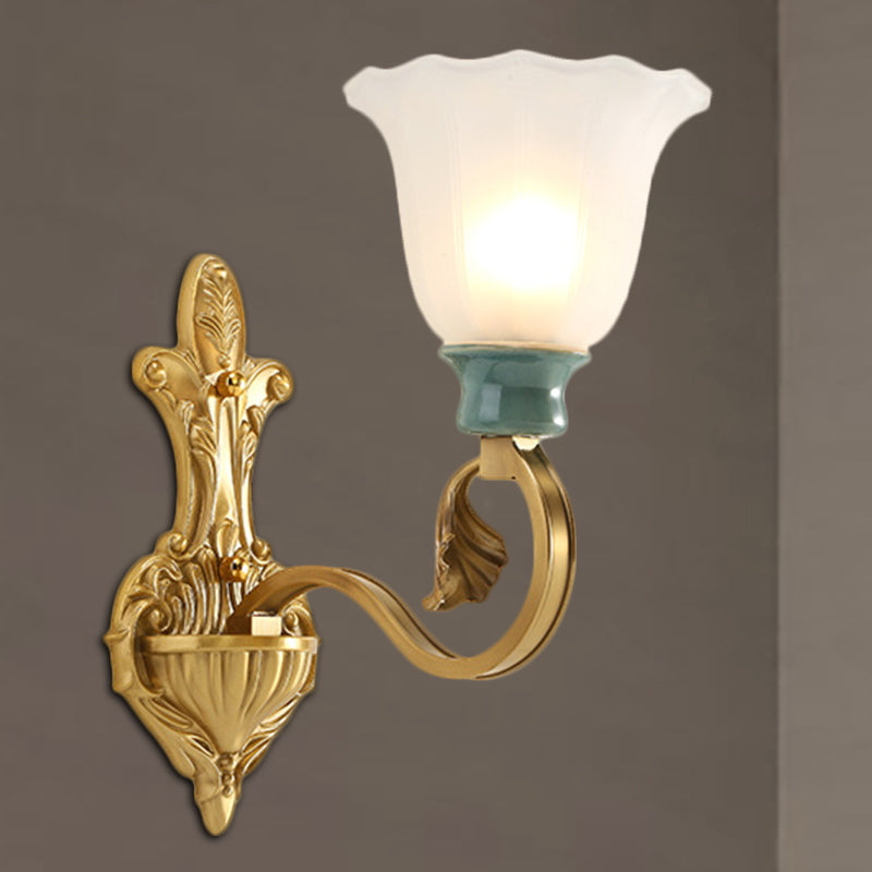 Vivolux | Petal Shade Schlafzimmer Wandmontage Lampe Vintage Stylisch Mattiertes Glas 1/2-Glühbirne Gold Finish Wandlicht