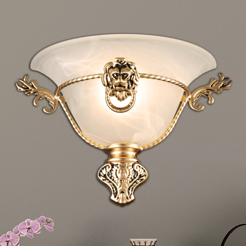 Vivolux | 1 Glühbirne Trompeten Wandlampe Kolonial Opalglas Wandleuchte mit Kupfer/Messing Löwenmetall Dekor für Nachttisch