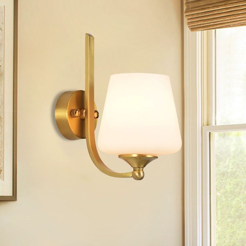 Vivolux | 1 Glühbirnen Wandleuchte mit konischem Schirm Milchglas Moderne stilvolle Schlafzimmer Wandlampe aus Messing