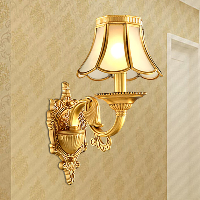 Vivolux | Traditionele Scallop Wandlamp 1/2-Bol Metaal Verlichting Fixture in Messing voor Woonkamer
