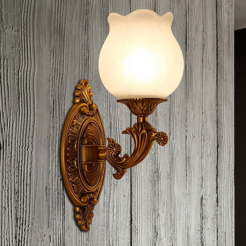 Vivolux | Petal Melkglas Wandlamp Traditioneel Stijlvol 1 Spaarlamp Slaapkamer Wandmontage Licht in Goud