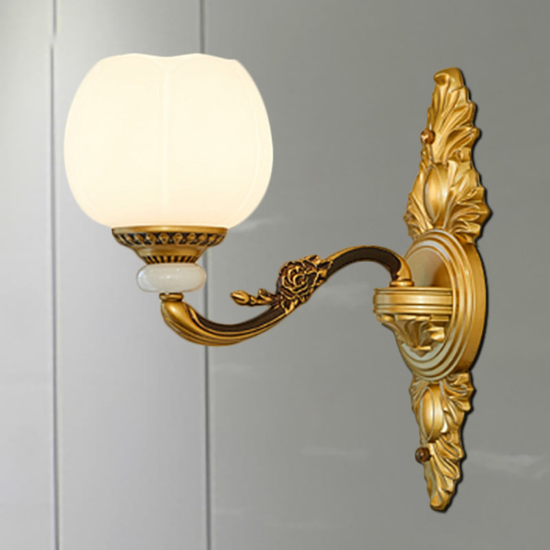 Vivolux | Vintage Style Globe Wandlamp Scone 1/2-Licht Melkglas en Metalen Wandlamp in Goud voor Corridor
